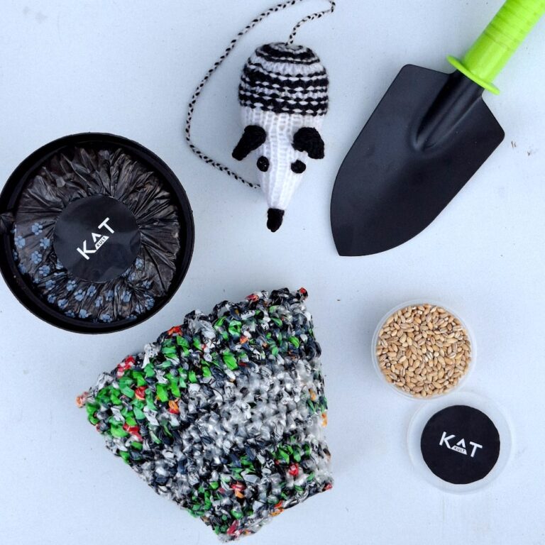 Kat Grass Grow Kit: The Eco-friendly Re.Bag.Re.Use. Edition